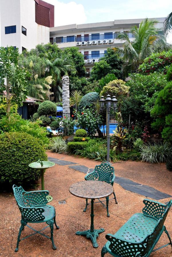 Hotel Arthur Shambala Encarnación Екстериор снимка